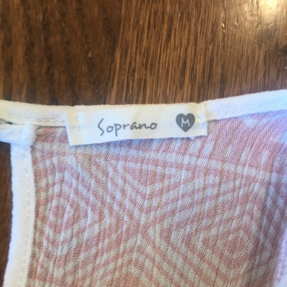 light pink tank top - Picture 4 of 4